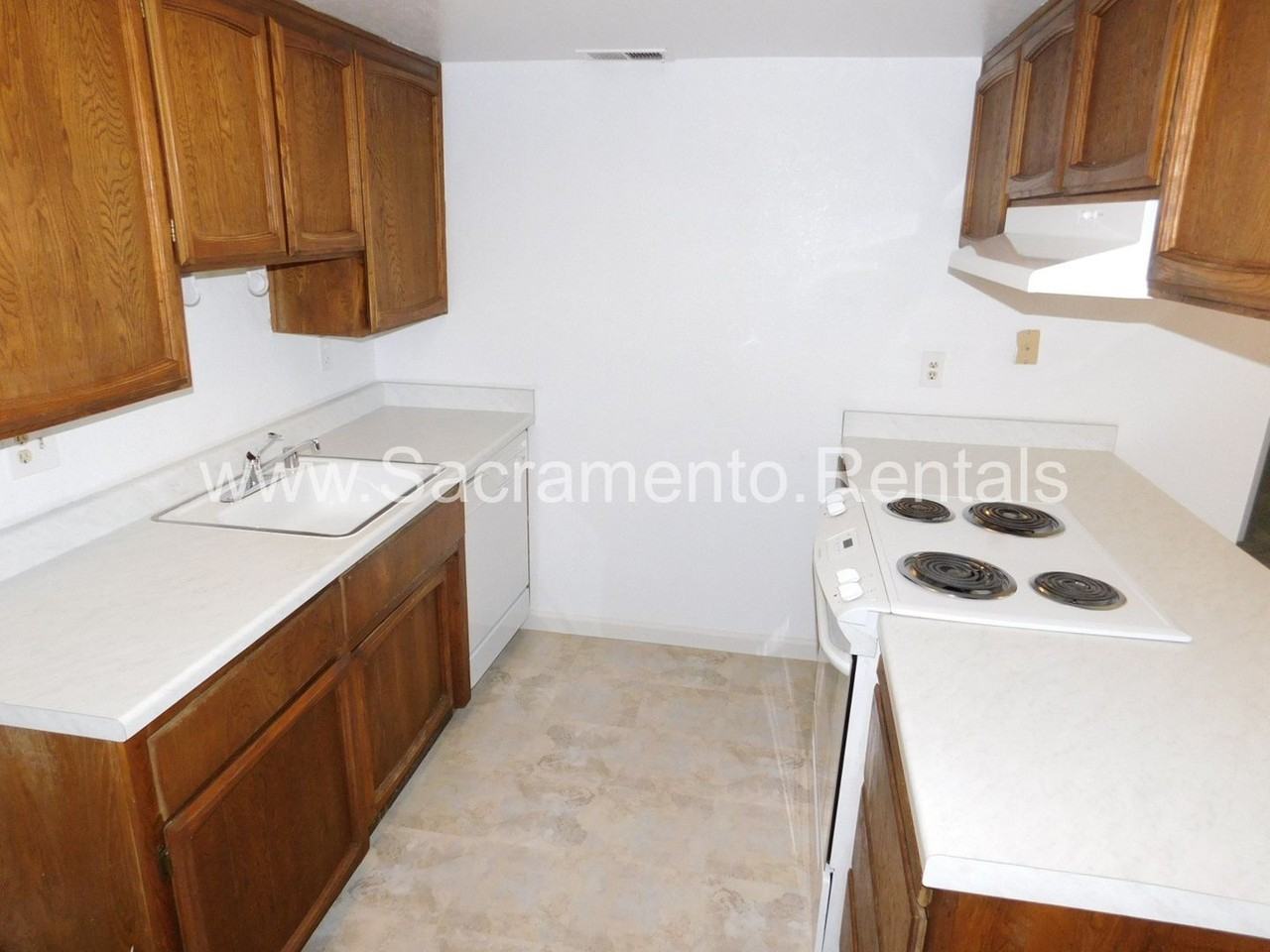 5840 Shelldrake Ct - Photo 6 of 22