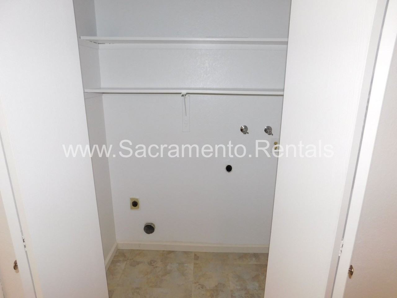 5840 Shelldrake Ct - Photo 7 of 22