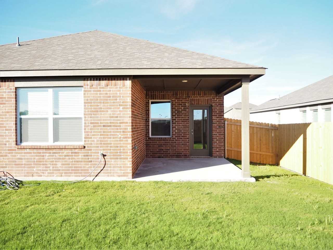 521 Harbor Oaks Dr - Photo 3 of 27