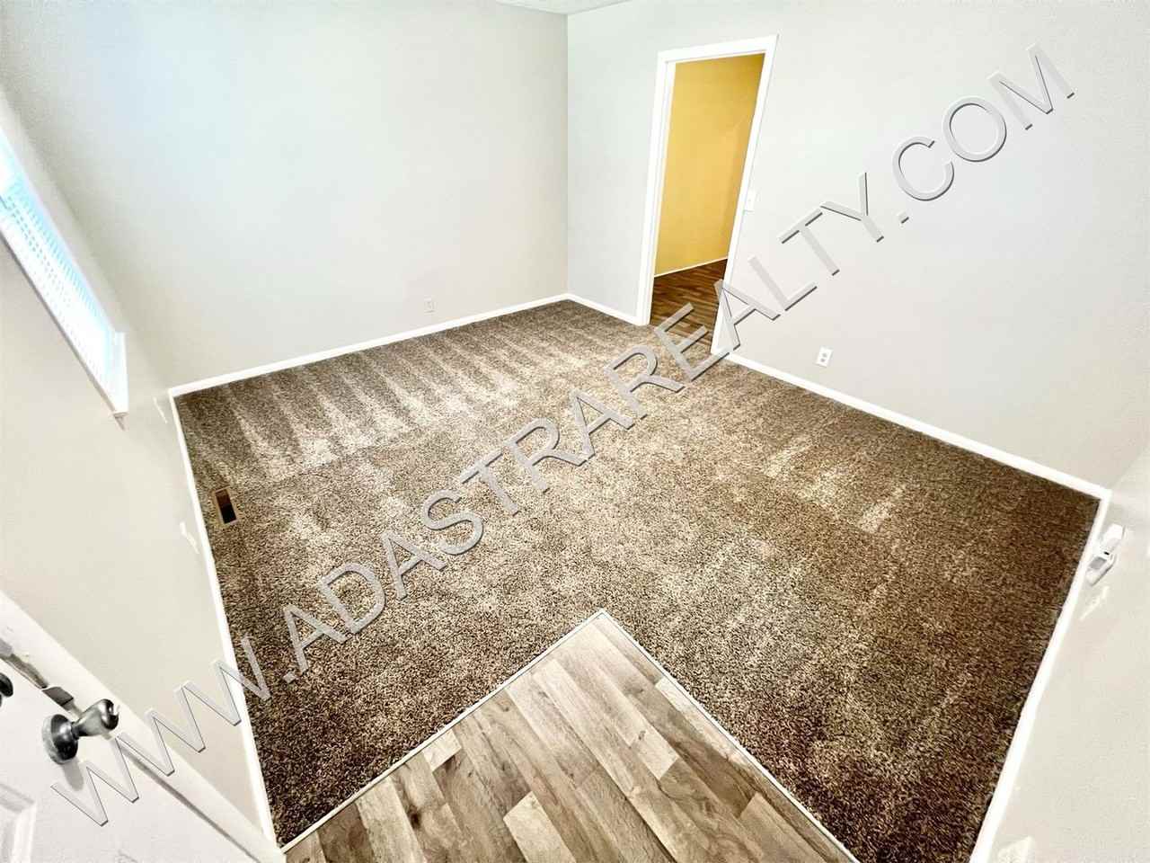 613 S Ferree St - Photo 3 of 19