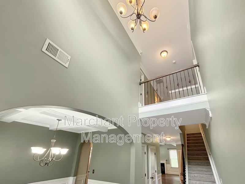 32 Governors Lake Way - Photo 5 of 50