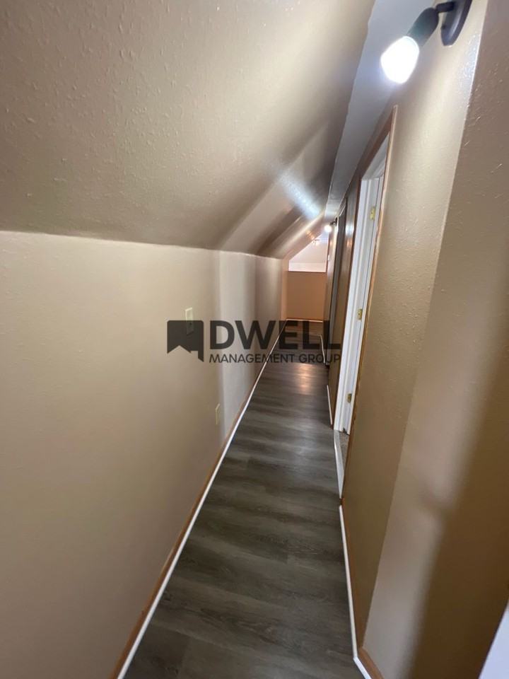 407 West Main Street Duplex - Photo 3 of 9