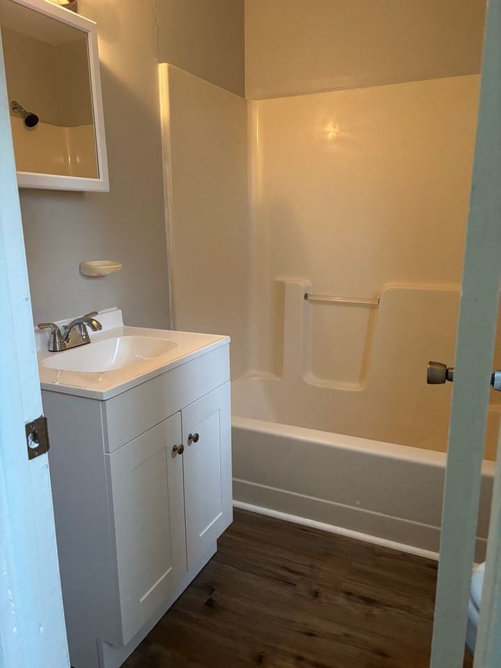 119 Pine Ave - Photo 2 of 5