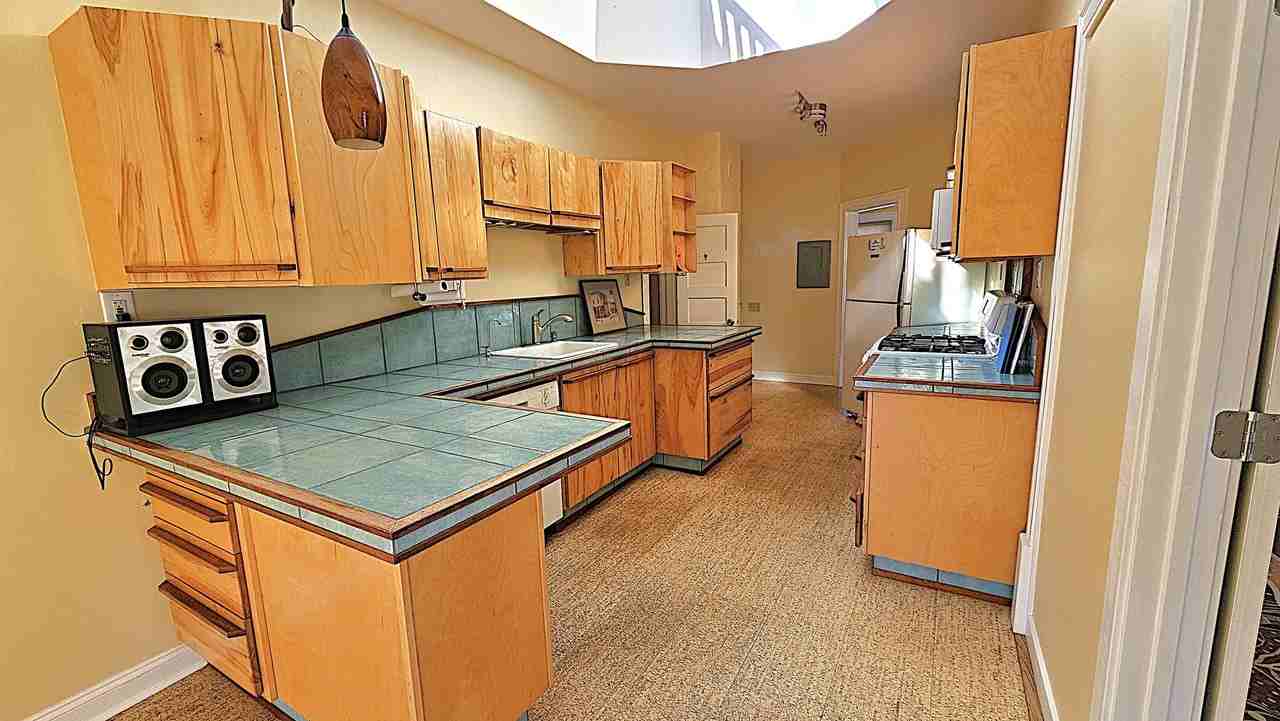 139 139 - 143 N Champlain St - Photo 2 of 12