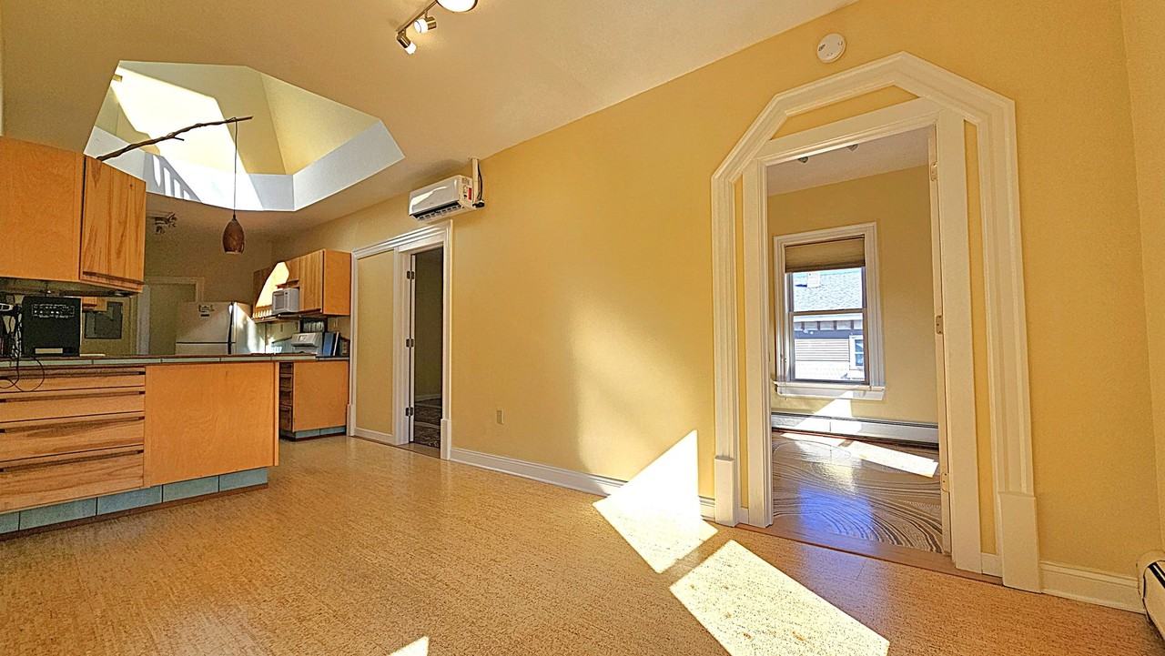 139 139 - 143 N Champlain St - Photo 3 of 12