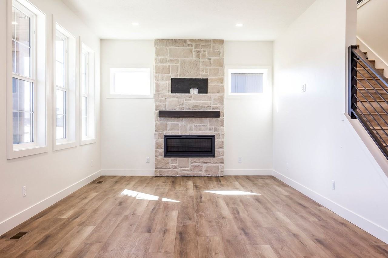 849 Crabapple Ct - Photo 3 of 30