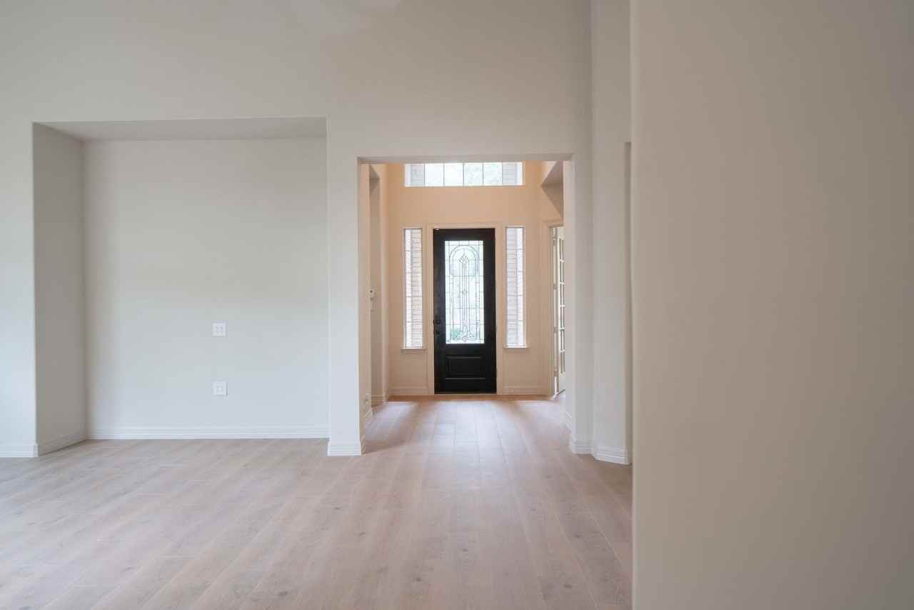 7523 Steeple Dr - Photo 7 of 29