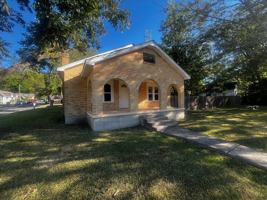 featured image of 300 Gardner St