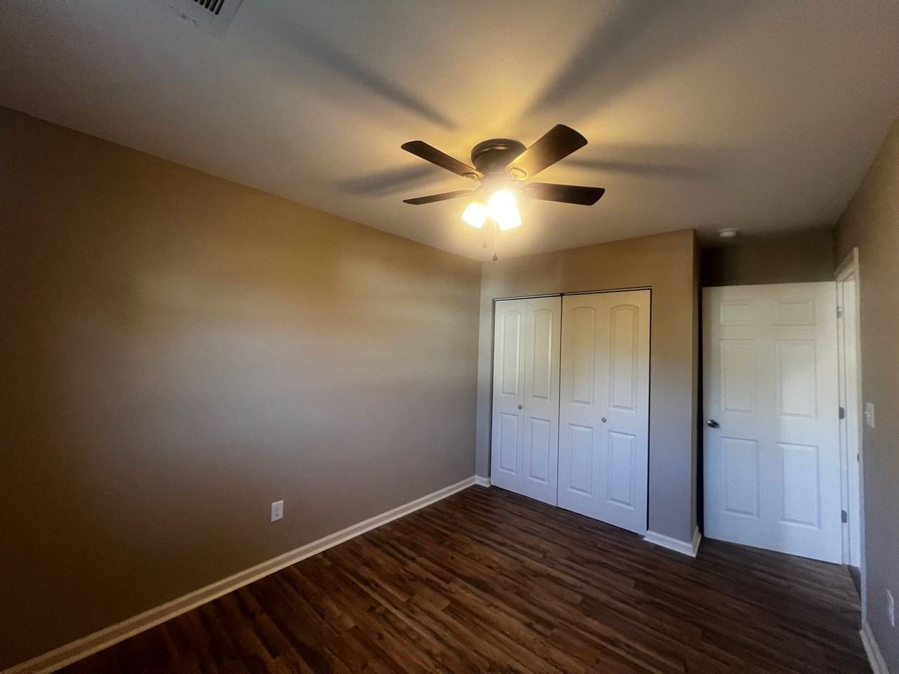 300 Gardner St - Photo 5 of 13