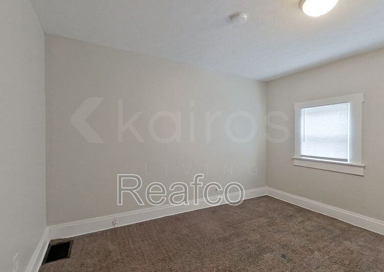 966 Oakwood Ave - Photo 2 of 22