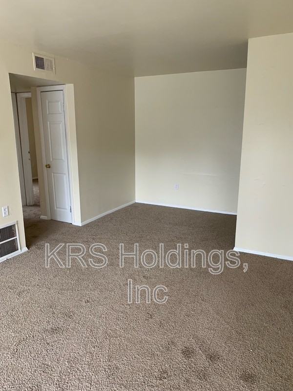 1700 The Carlisle Apartments #26 - Photo 3 of 13