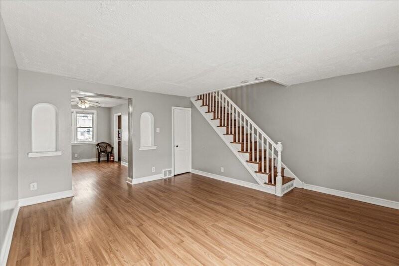 1127 S Merrimac Rd - Photo 2 of 31