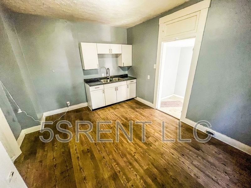 406 Gray Ave - Photo 2 of 12