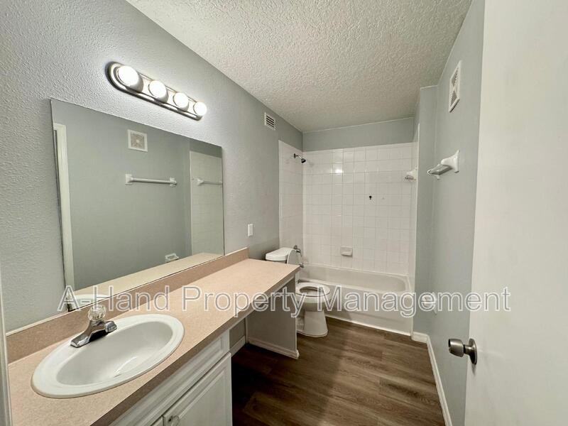 304 Washington Palm Loop #B - Photo 5 of 11