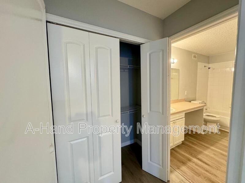 304 Washington Palm Loop #B - Photo 6 of 11
