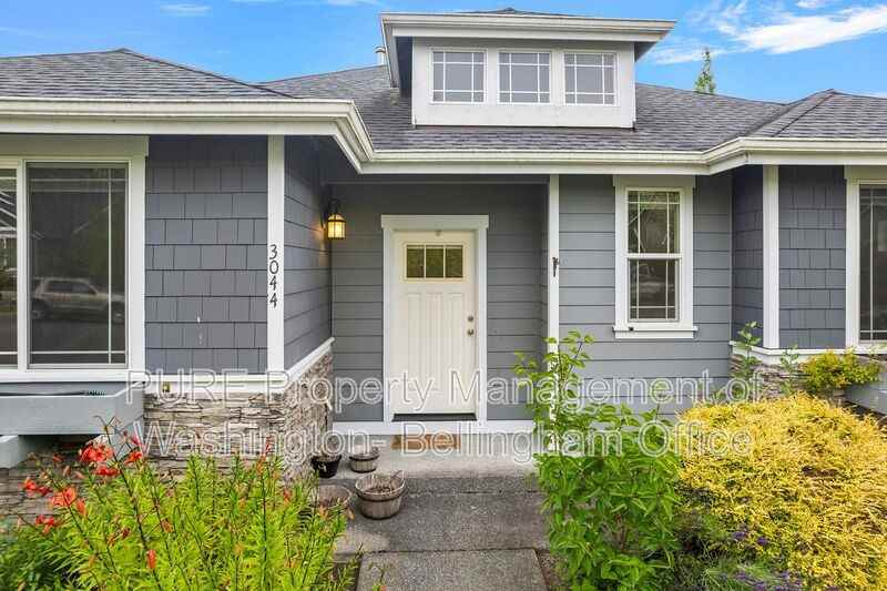 3044 Loch Ness Loop - Photo 3 of 27