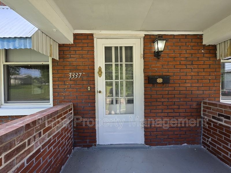 3337 Eminence Blvd - Photo 3 of 15