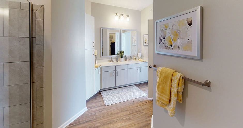 The Manhattan on the River Apartments - Photo 5 of 35