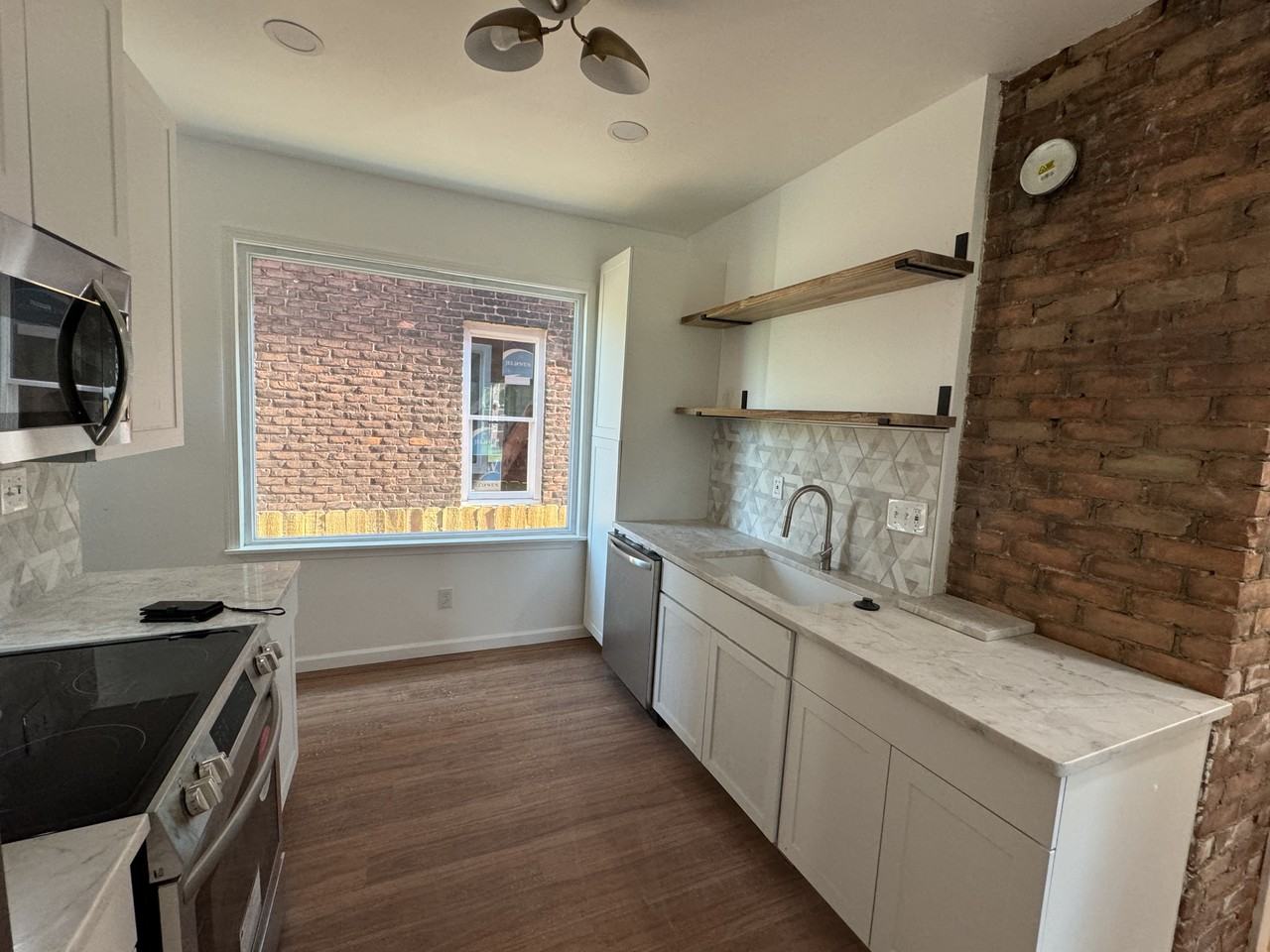 2594 Montclair St - Photo 2 of 11