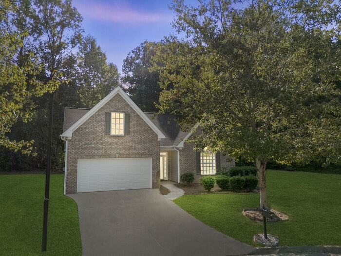 3653 Aberdeen Way - Photo 3 of 32