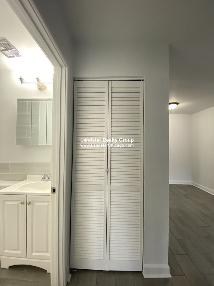 3825 N Pine Grove Ave #302