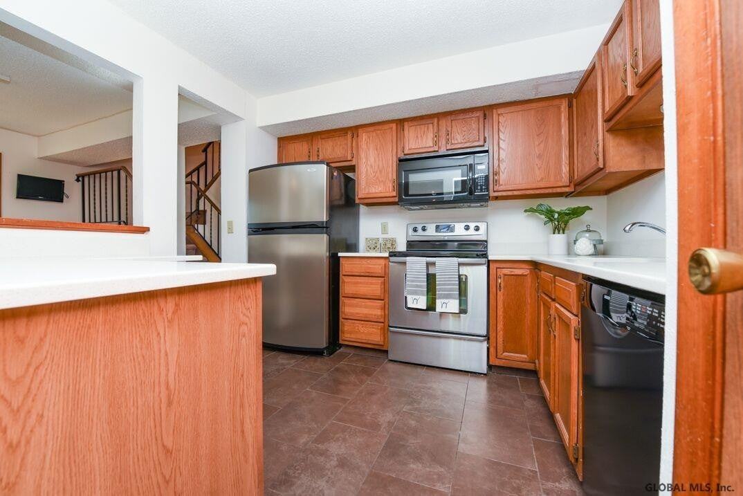 3 Flintlock Ln #3 - Photo 3 of 12