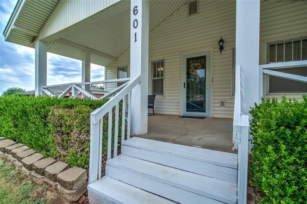 601 Sw 4th St #NA - Photo 2 of 14