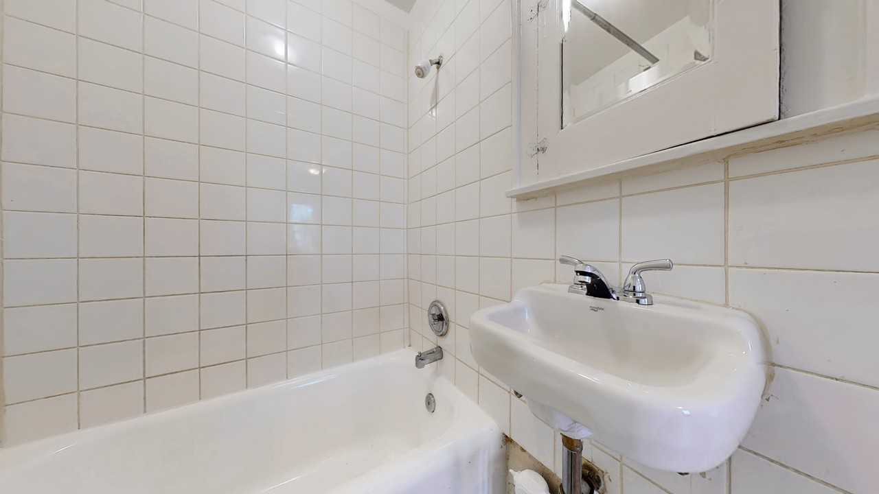 Bold Street Apartments - Photo 6 of 39