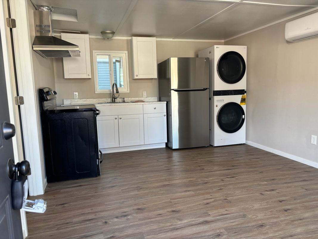 1723 Lucerne Ave - Photo 2 of 6