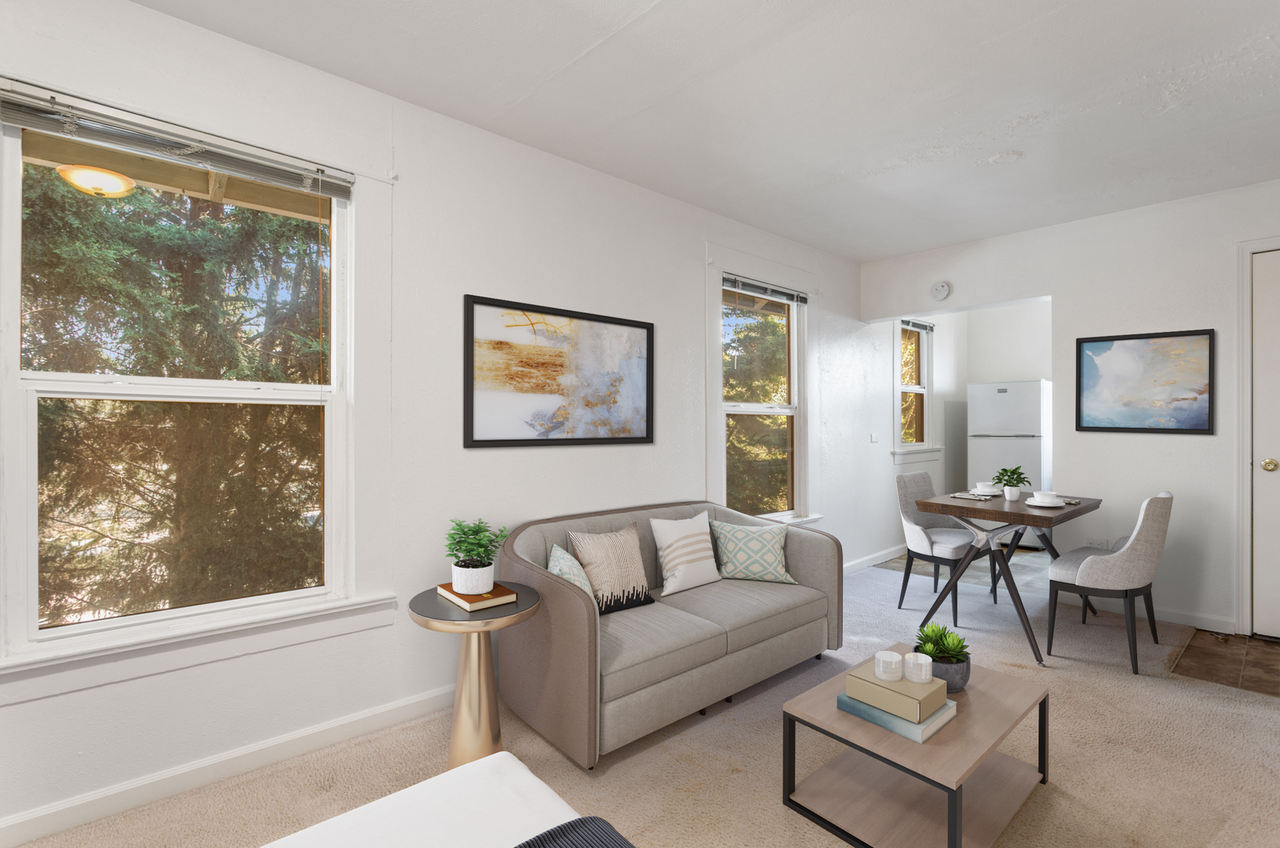 FRANKLIN APTS - Photo 3 of 5