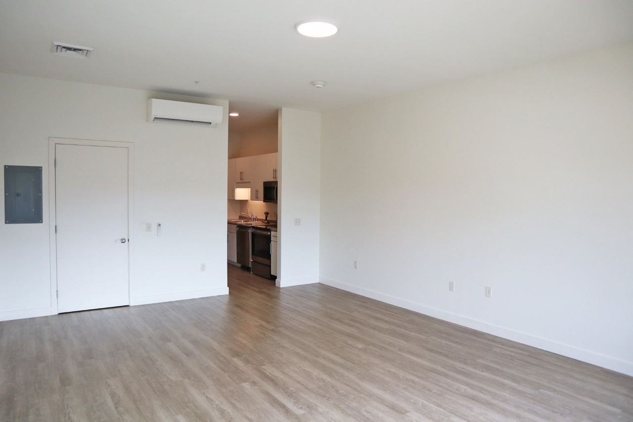351 North Avenue - Photo 5 of 32