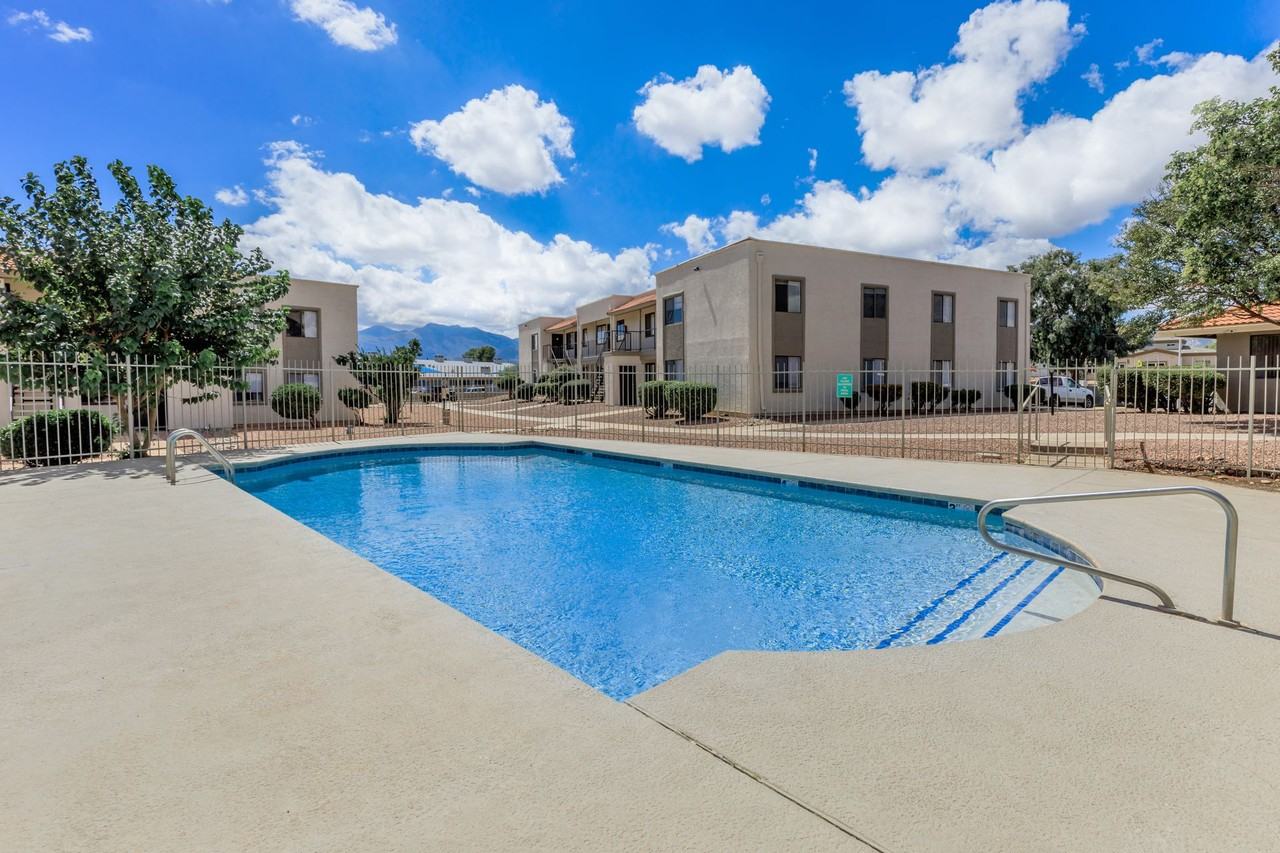 Falcon Court Apartments - Photo 5 of 20