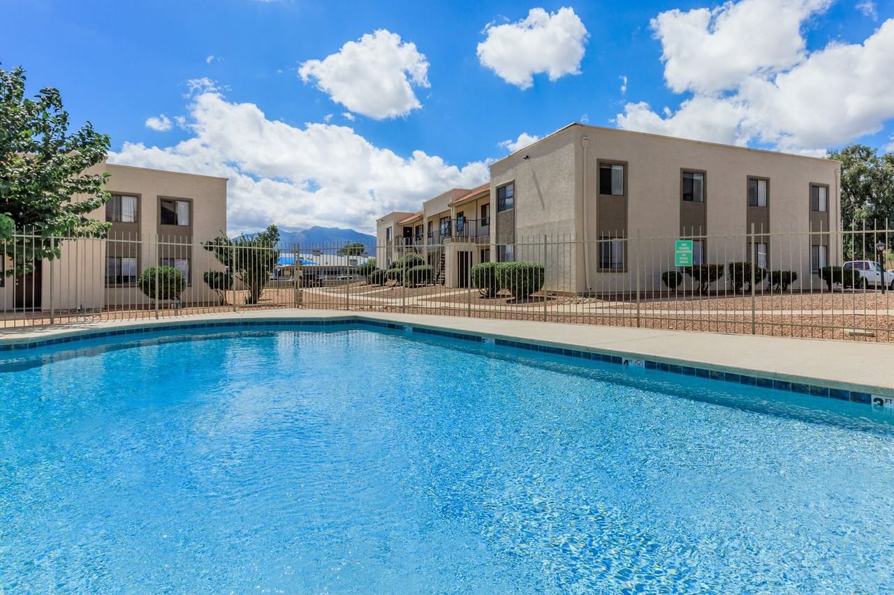 Falcon Court Apartments - Photo 6 of 20