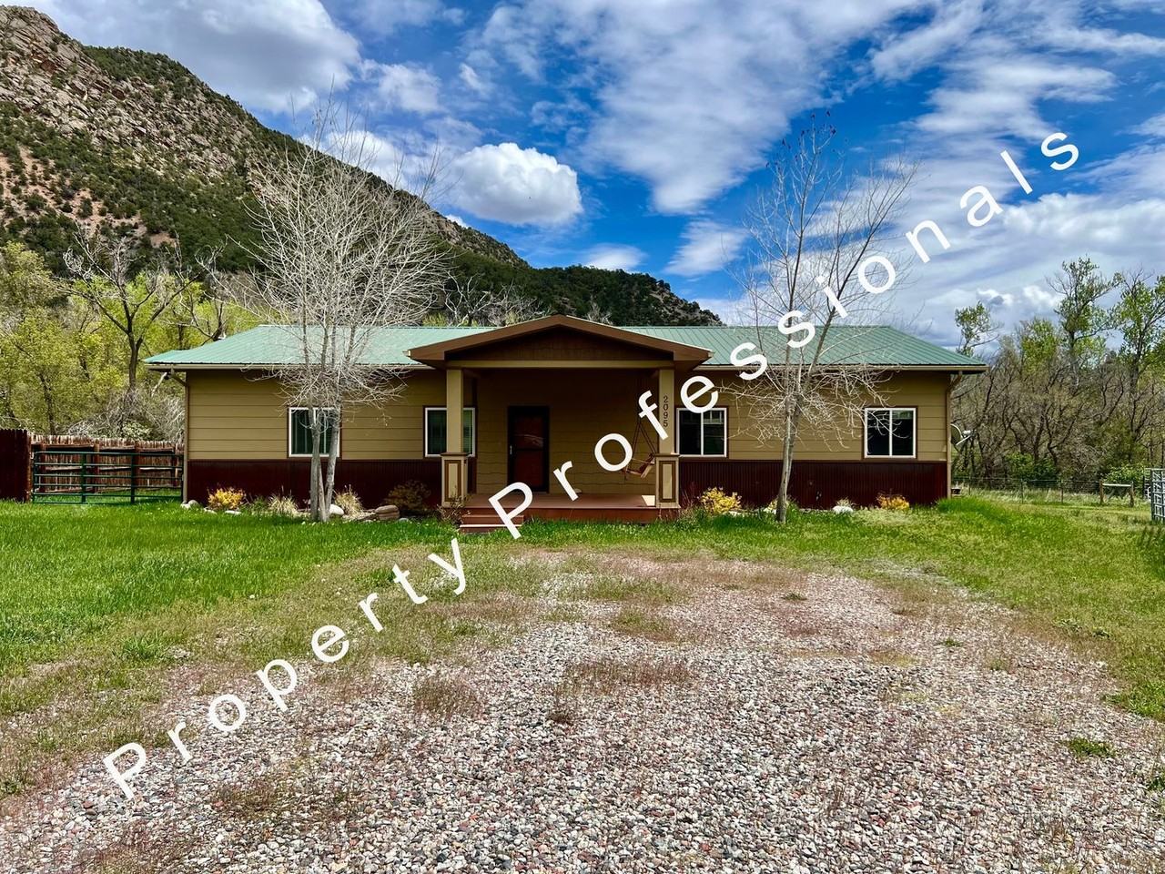 2095 County Road 245 - Photo 2 of 24