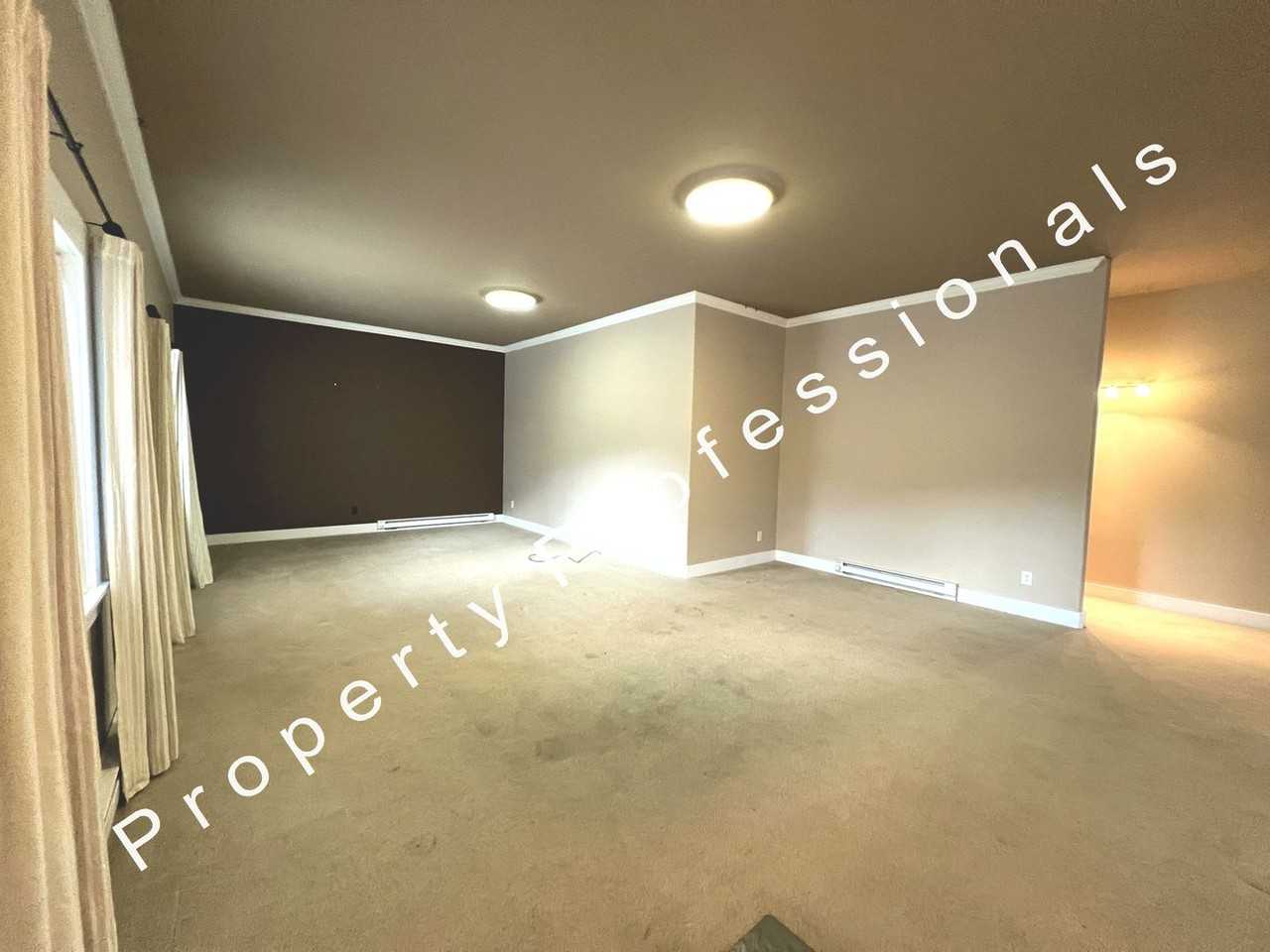 2095 County Road 245 - Photo 3 of 24