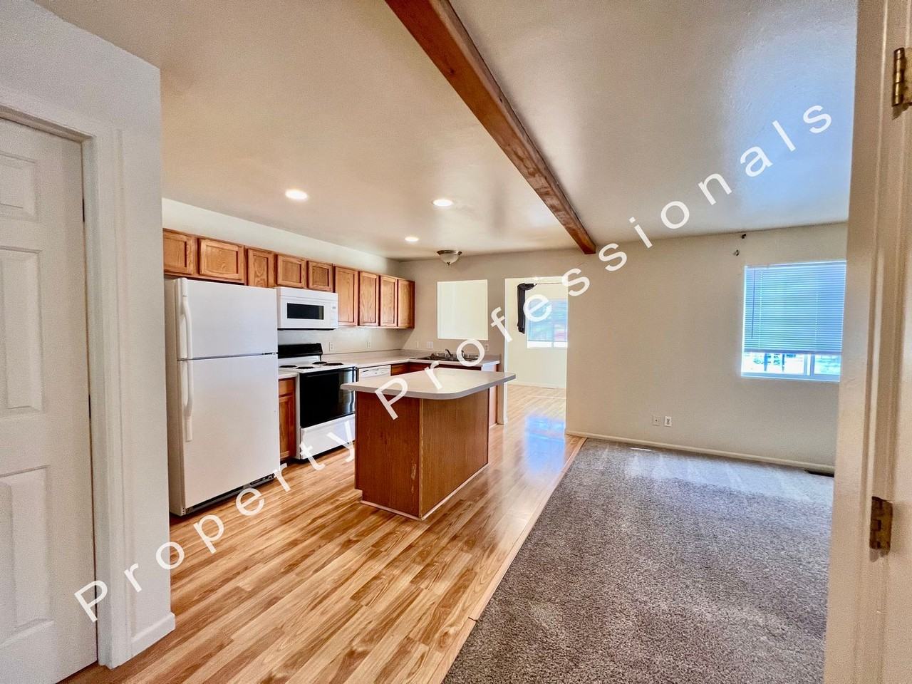 1015 Domelby Ct - Photo 4 of 16