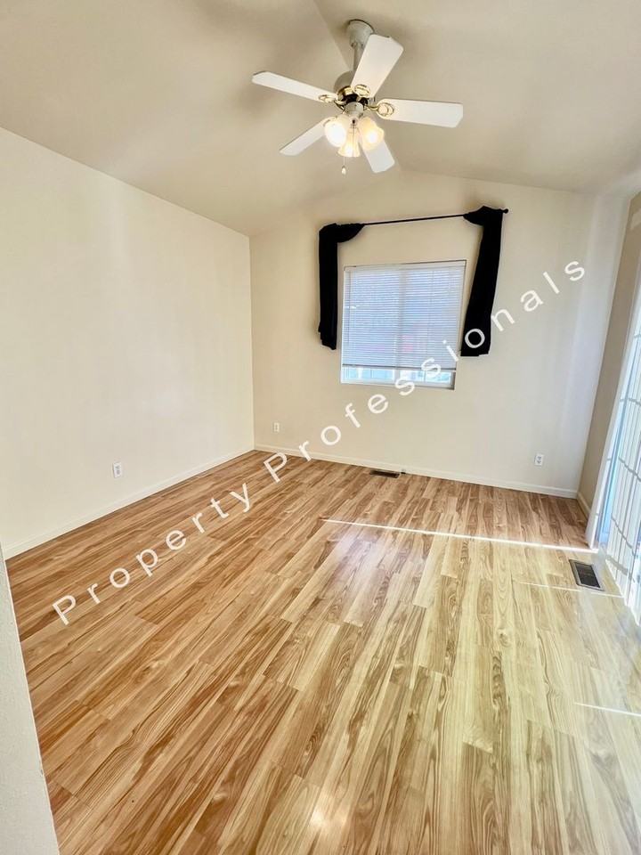 1015 Domelby Ct - Photo 7 of 16