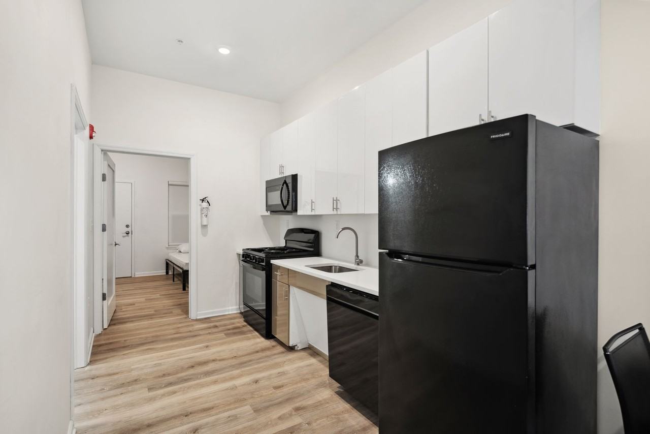 Owl's Nest Apartments - Photo 3 of 19