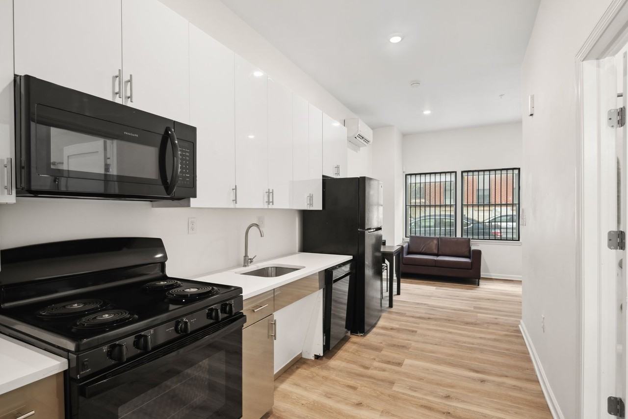 Owl's Nest Apartments - Photo 4 of 19