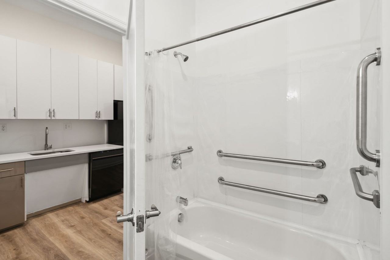 Owl's Nest Apartments - Photo 6 of 19