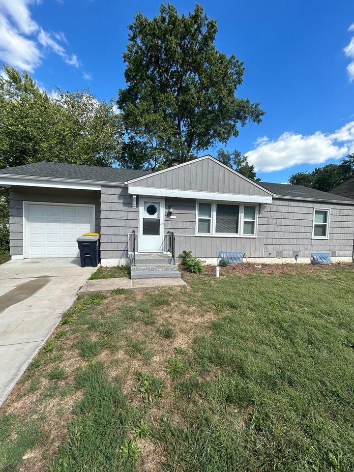 8345 Douglas Ave - Photo 2 of 16