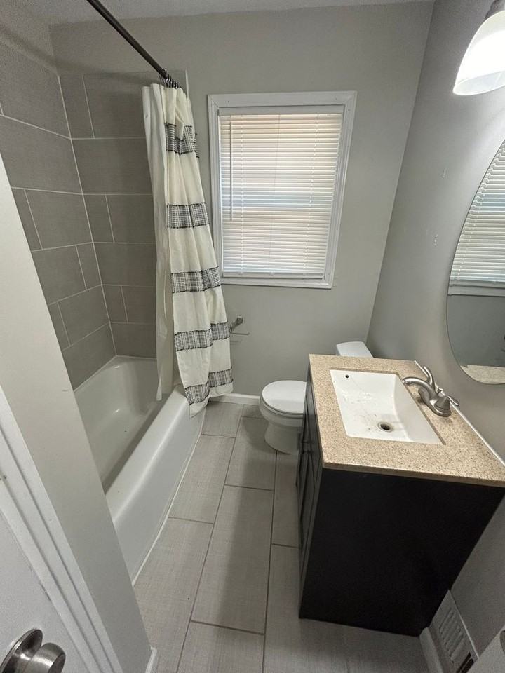 8345 Douglas Ave - Photo 7 of 16