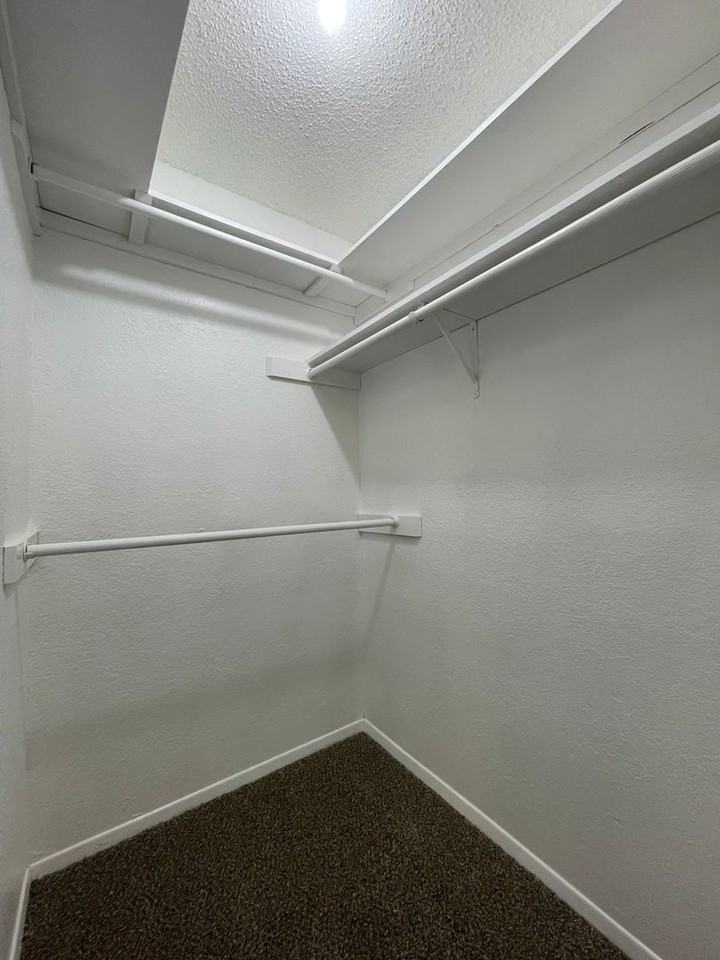 429 S 4th St - Photo 5 of 20