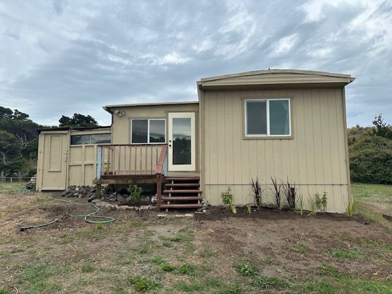 24298 Carpenterville Rd - Photo 2 of 7