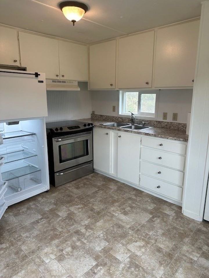 24298 Carpenterville Rd - Photo 3 of 7