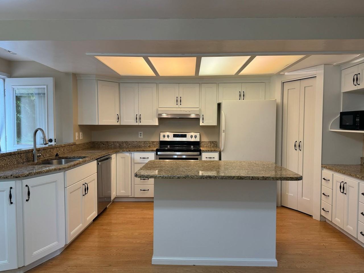 12809 96th Ave Ne - Photo 2 of 16