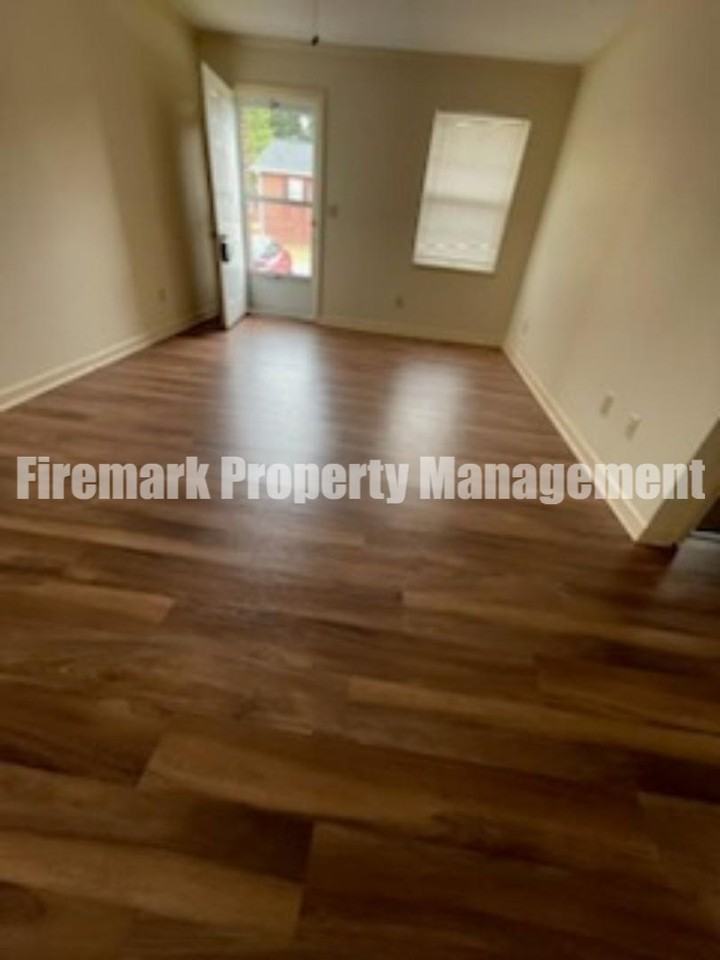 162 Hayfield Cir - Photo 2 of 16