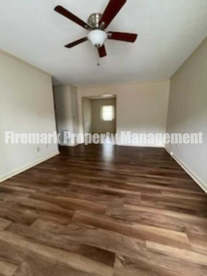 162 Hayfield Cir - Photo 3 of 16
