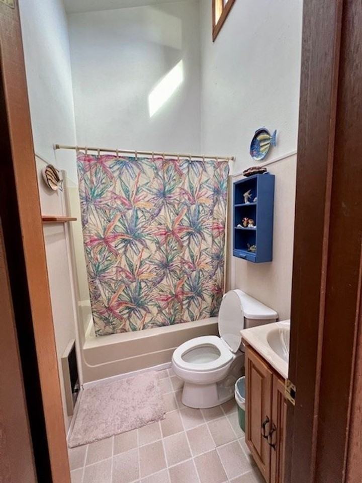 354 Shallow Shore Rd - Photo 4 of 21