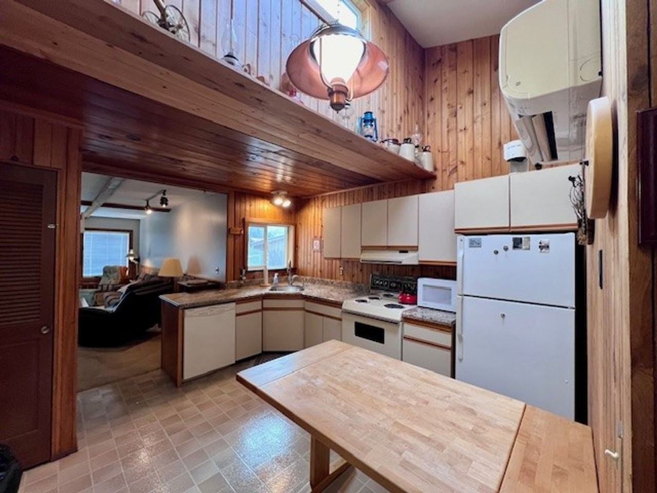 354 Shallow Shore Rd - Photo 6 of 21